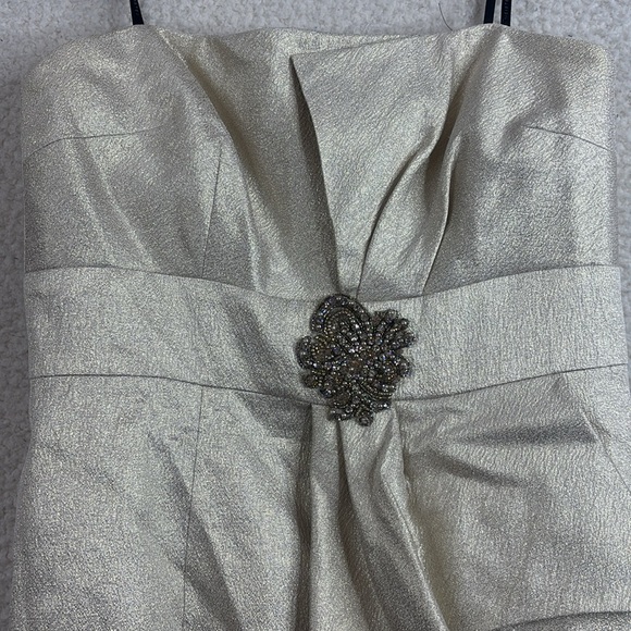 David Meister Womens Gold Metallic Embellished Ruffle Strapless Dress Size 6 - Picture 3 of 8